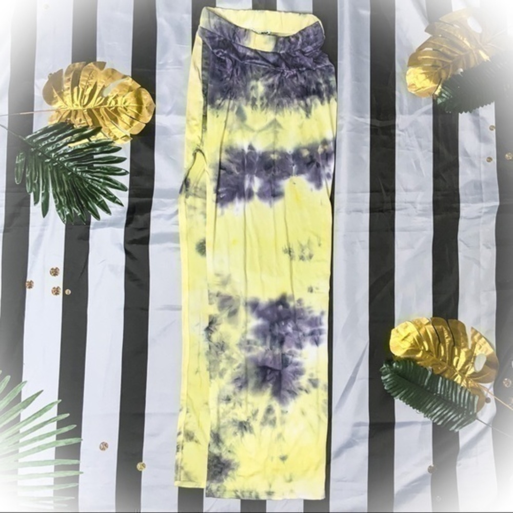 NWOT FASHION NOVA TIE DYE OPEN SLIT SKIRT